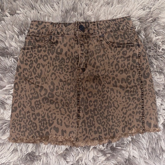 Cheetah print jean skirt - Picture 1 of 3
